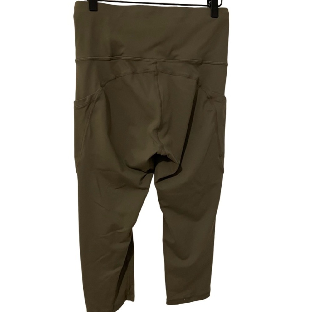 Two Pair Dragon Fit Capri Leggings with Side Pockets - Picture 3 of 10